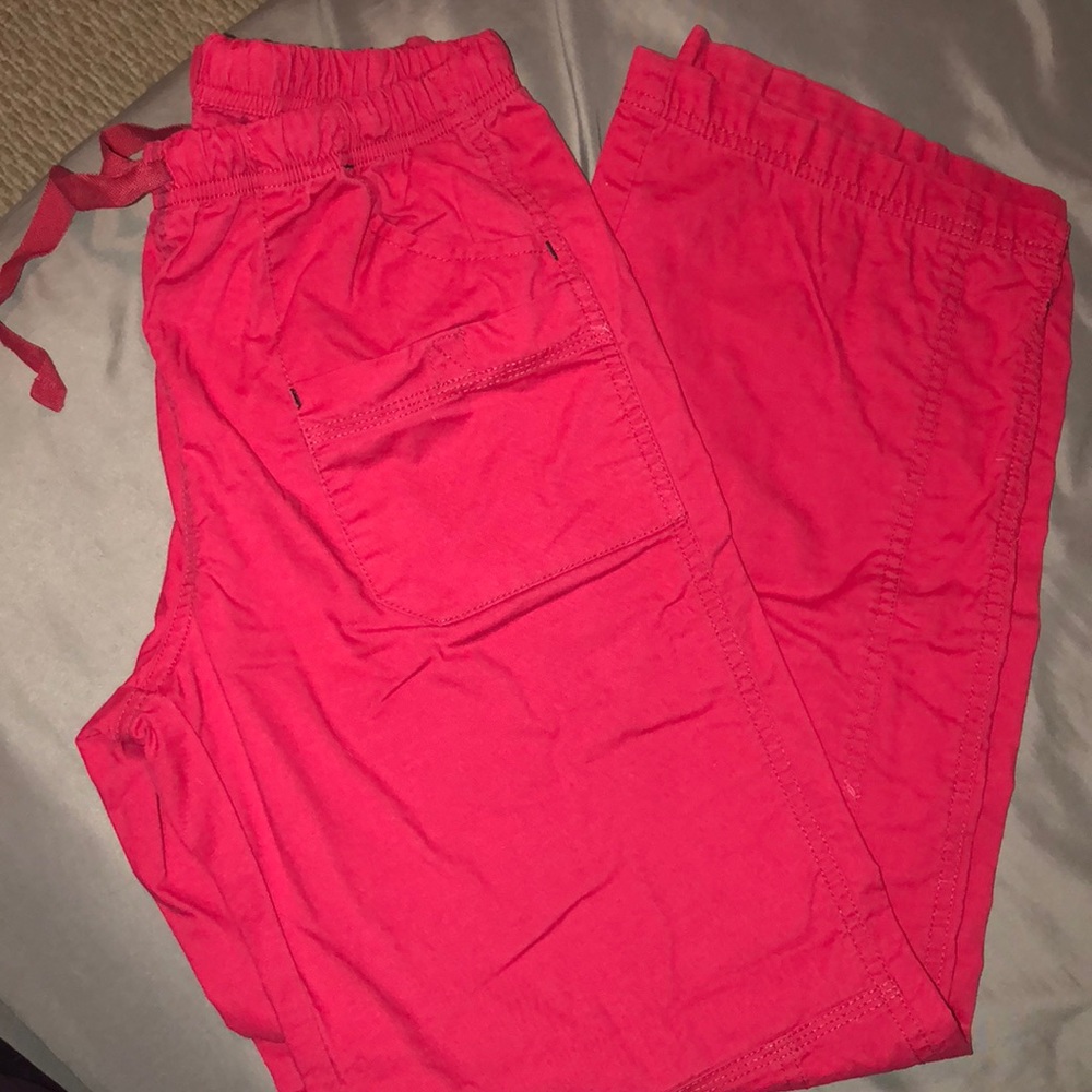 Scrub Set 👩🏼‍⚕️ - Picture 2 of 5